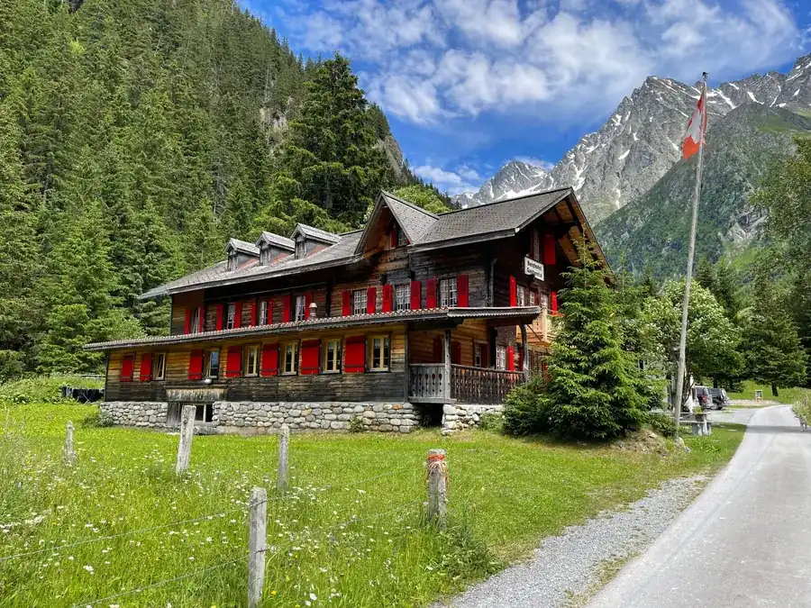 Berghotel Gasterntal in Selden bei Kandersteg